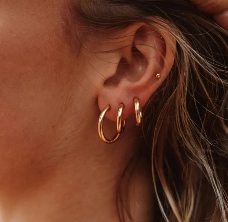 Lucia Earrings – Timeless Elegance & Modern Sparkle 4